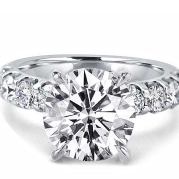 Italo Round And Cushion Cut Engagement Rings Sets - Picture 2 of 9